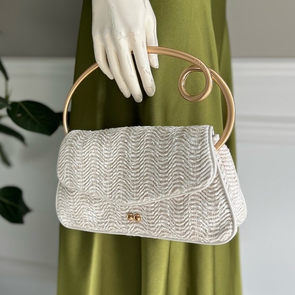 Cult Gaia Emily Top Handle Bag in Antique White Cream with Gold Handle NWT 498$ - Picture 10 of 14